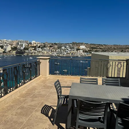Seaside Retreat 3bed W Garage In Spb! By Homely *