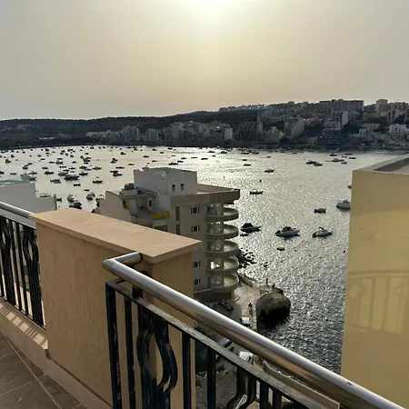 Seaside Retreat 3bed W Garage In Spb! By Homely *