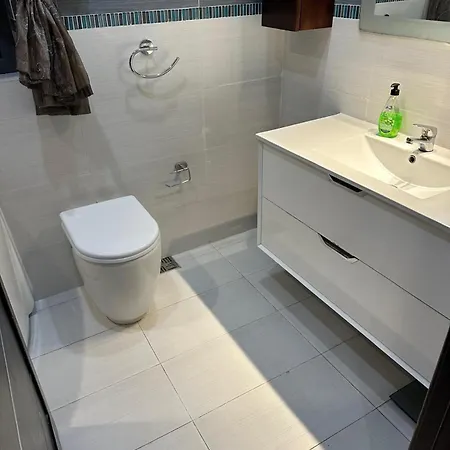 Apartment Seaside Retreat 3bed W Garage In Spb! By Homely St. Paul's Bay